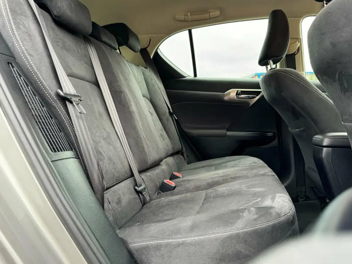 2018-lexus-ct-200h-18-se-plus-pack-big-25