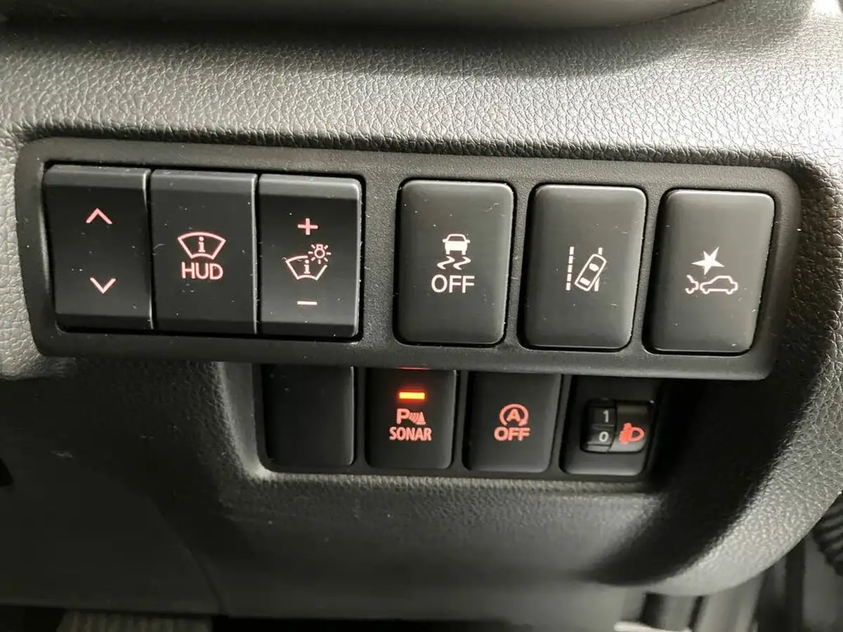 2020-mitsubishi-eclipse-cross-15-dynamic-4wd-auto-big-28