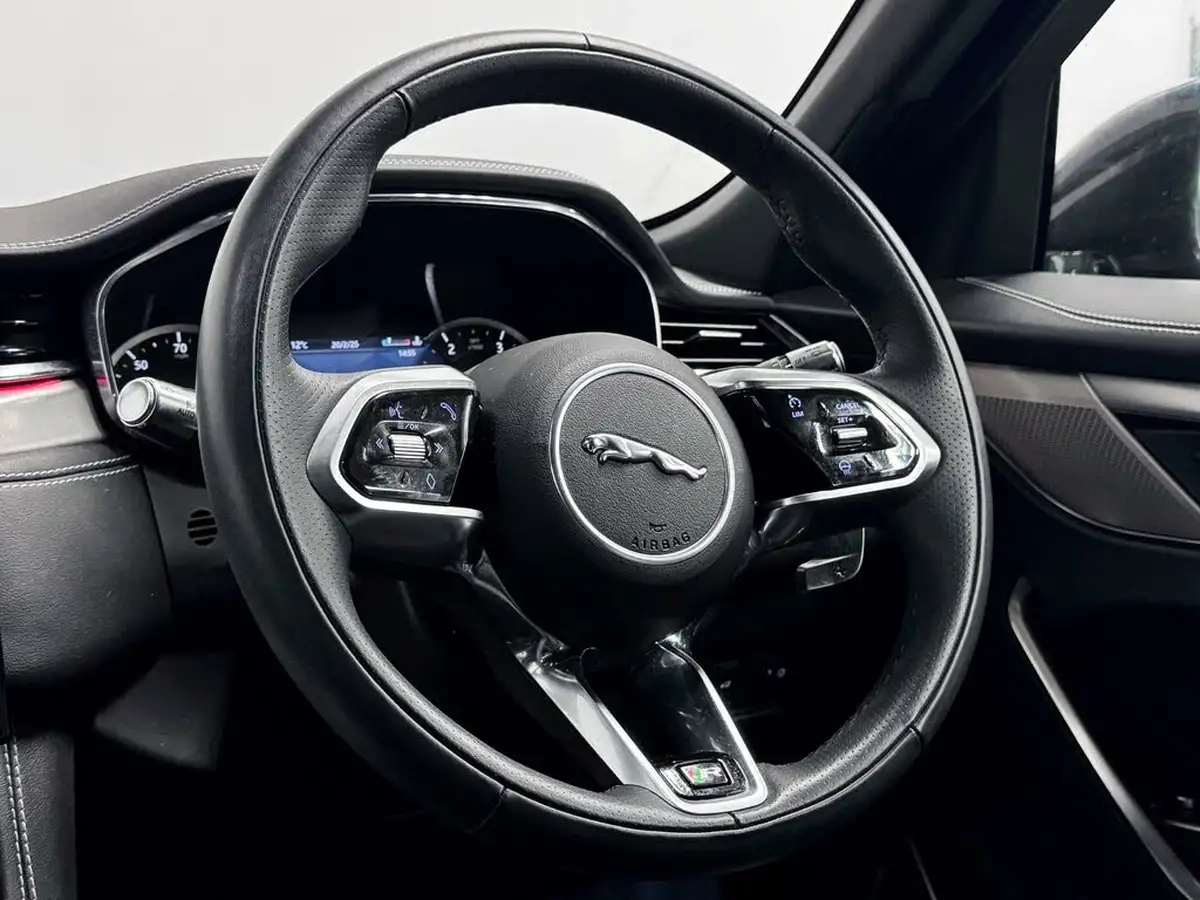 2022-jaguar-f-pace-20-d200-r-dynamic-s-big-30