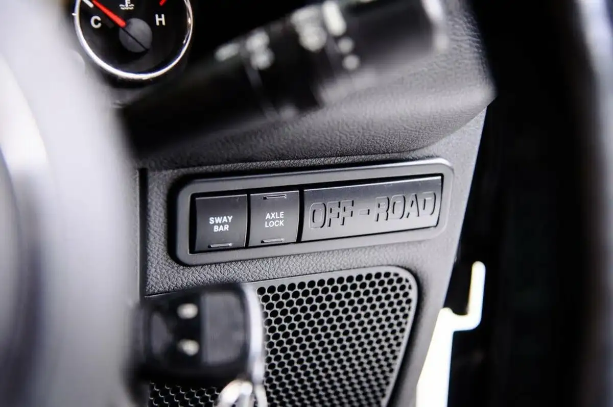 2018-jeep-wrangler-36-rubicon-5d-big-15
