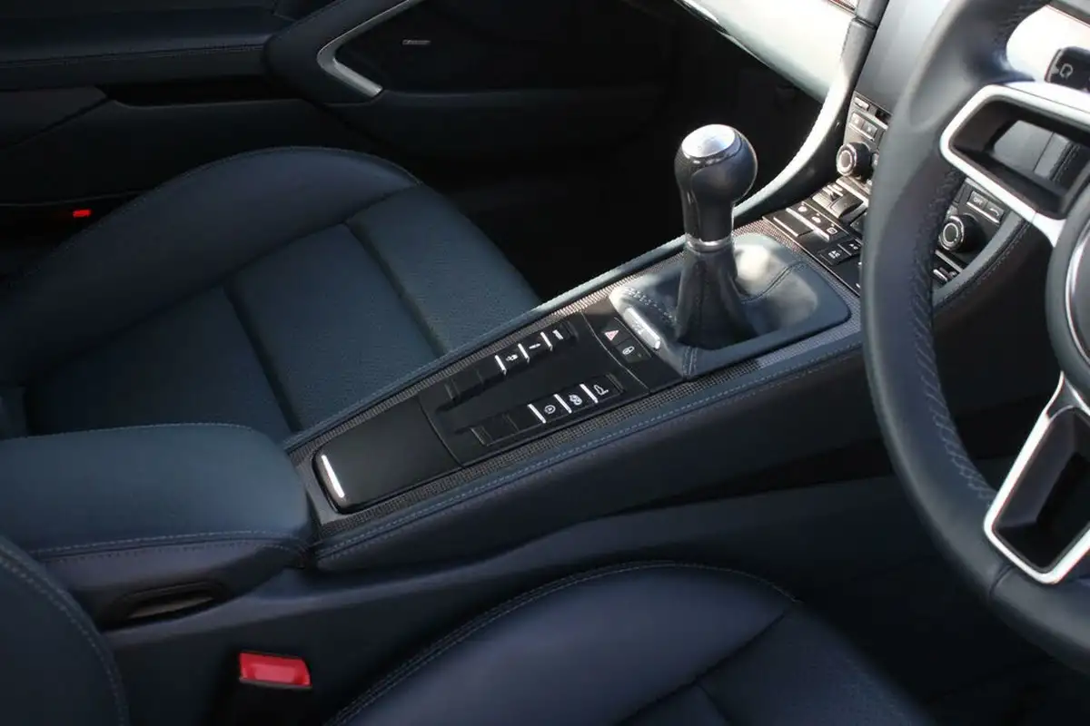 2017-porsche-cayman-718-20-cayman-big-18