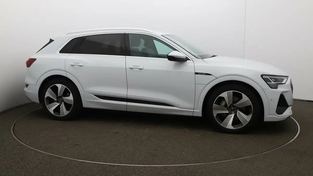 2022-audi-e-tron-50e-s-line-station-wagon-big-46