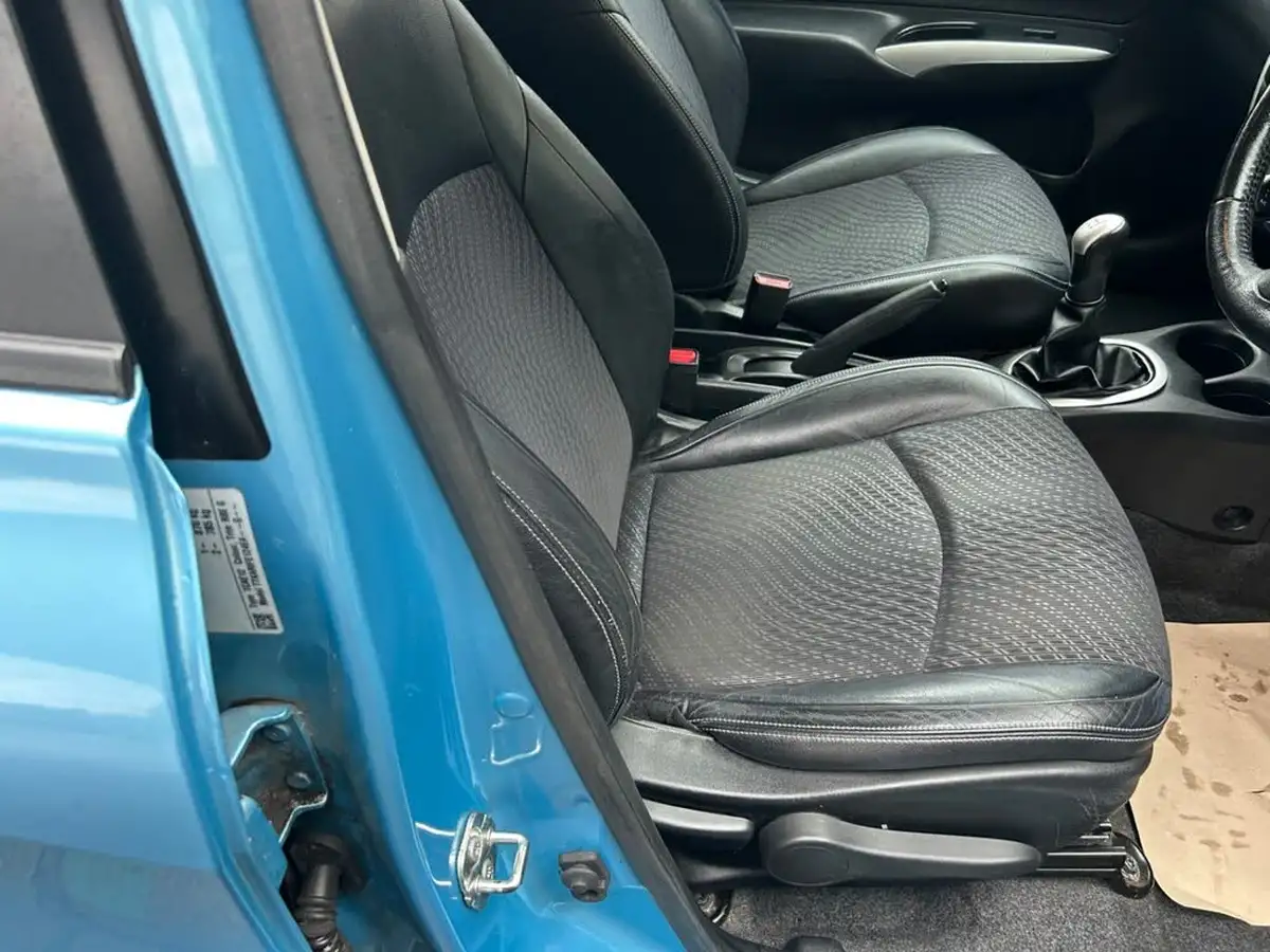 2014-nissan-note-15dci-tekna-style-pack-big-8
