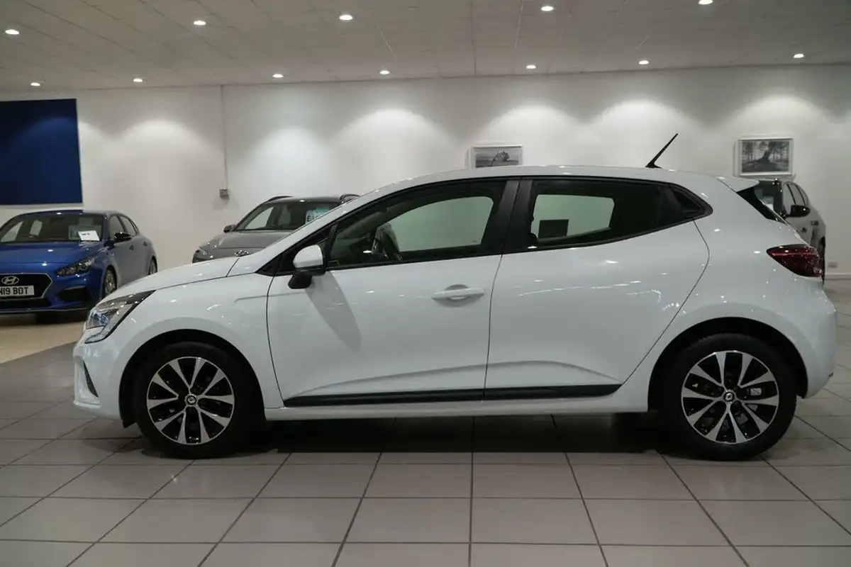 2021-renault-clio-10-tce-iconic-edition-big-6