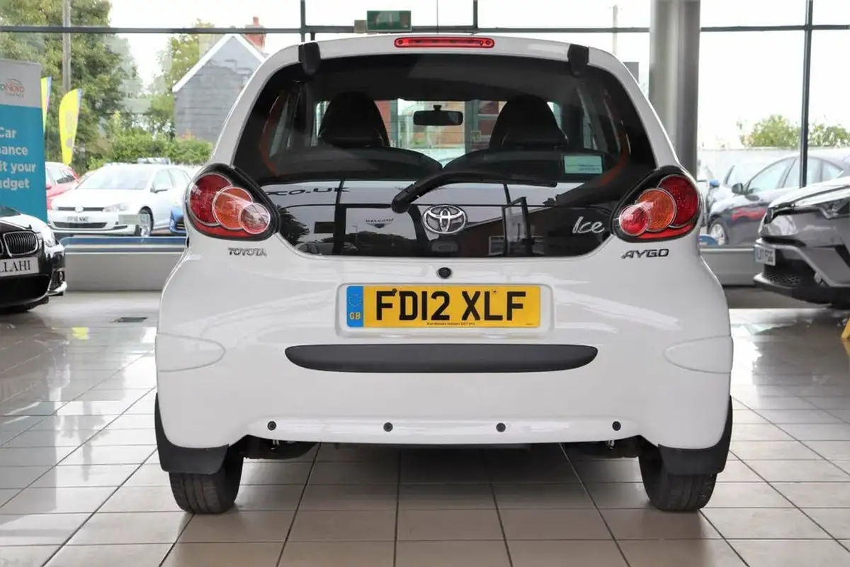 2012-toyota-aygo-10-aygo-ice-vvt-i-5d-mm-big-6