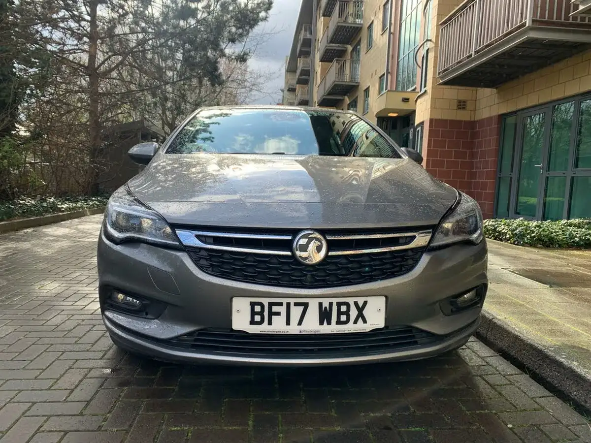 2017-vauxhall-astra-10i-turbo-sri-ecoflex-ss-hatchback-big-1