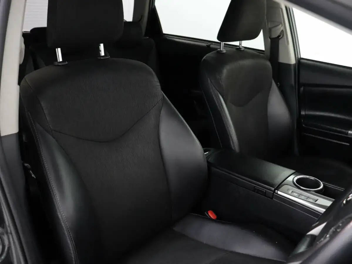 2020-toyota-prius-18-vvt-i-excel-big-32