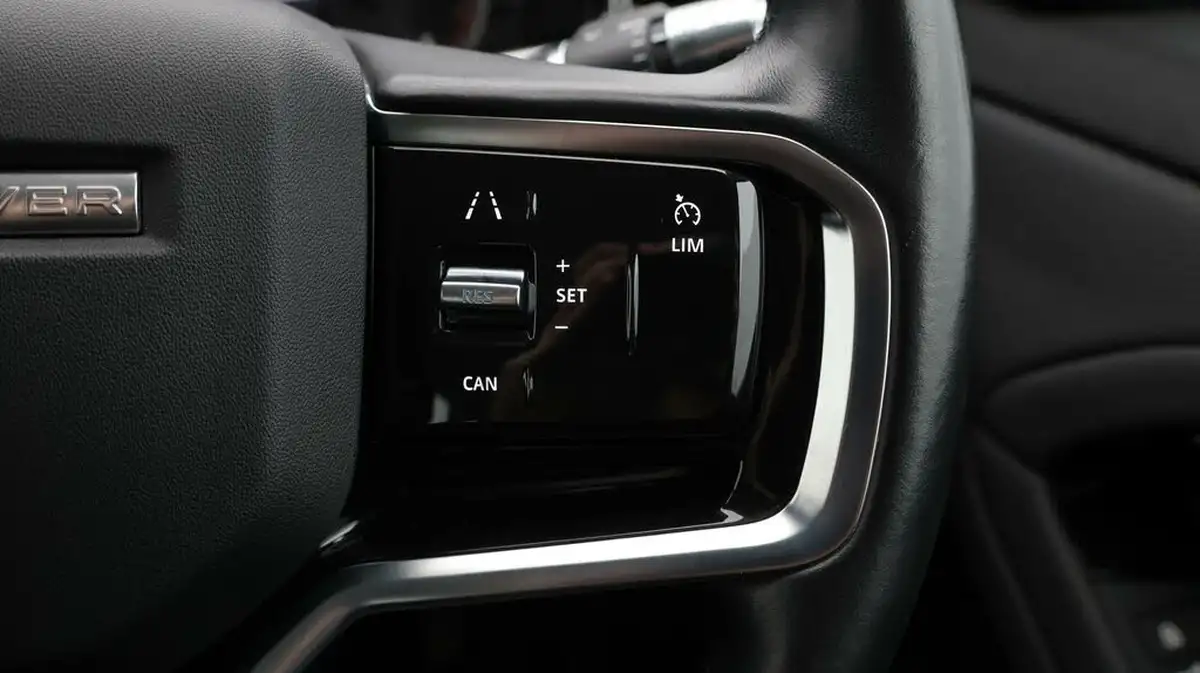 2021-land-rover-range-rover-evoque-20-d165-evoque-big-25