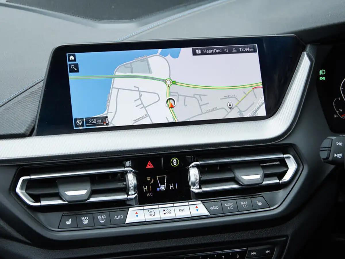 2024-bmw-1-series-15-118i-m-sport-lcp-big-18