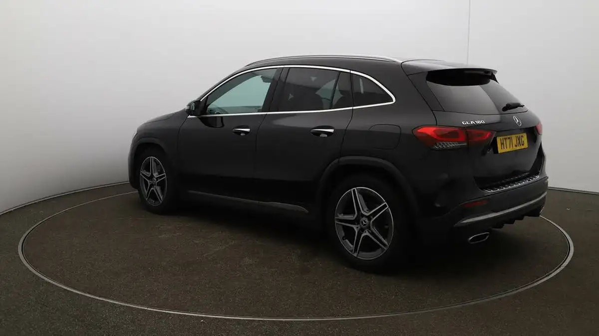 2022-mercedes-benz-gla-class-13-gla-180-amg-line-premium-plus-big-5