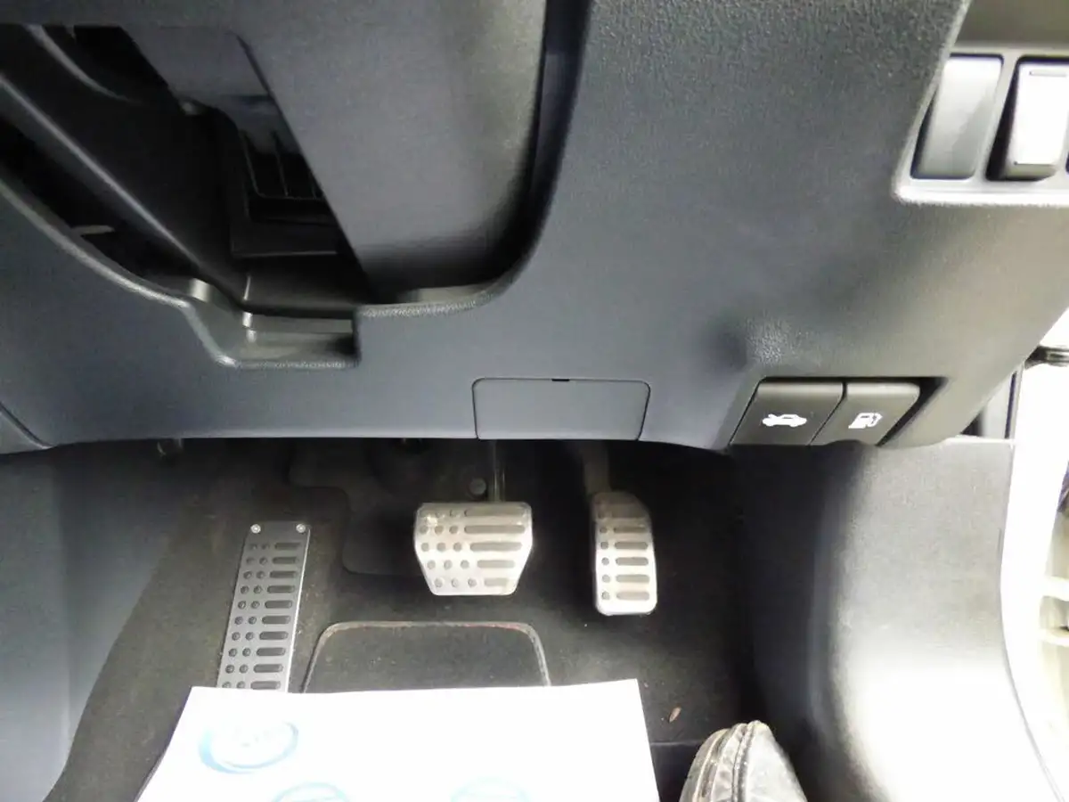 2014-nissan-juke-16-nismo-4x4-m-cvt-big-32