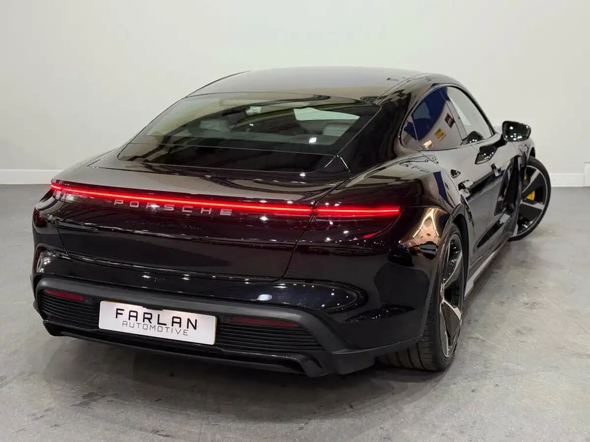 2020-porsche-taycan-e-turbo-s-big-46
