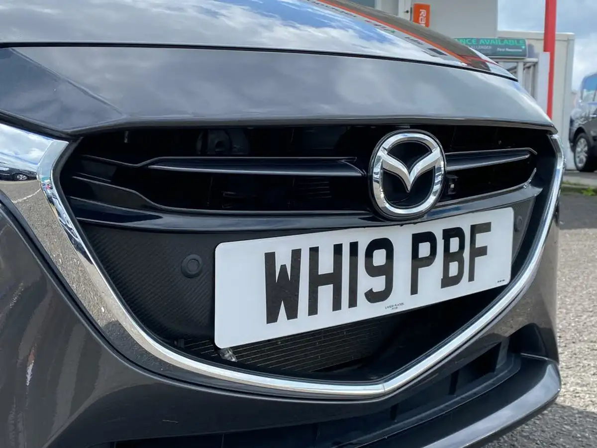 2019-mazda-mazda2-big-9