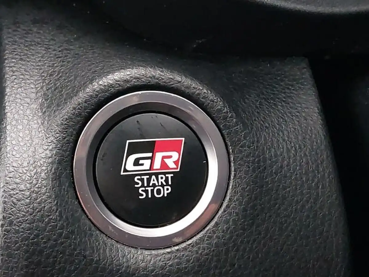 2023-toyota-yaris-cross-15-vvt-i-gr-sport-big-12