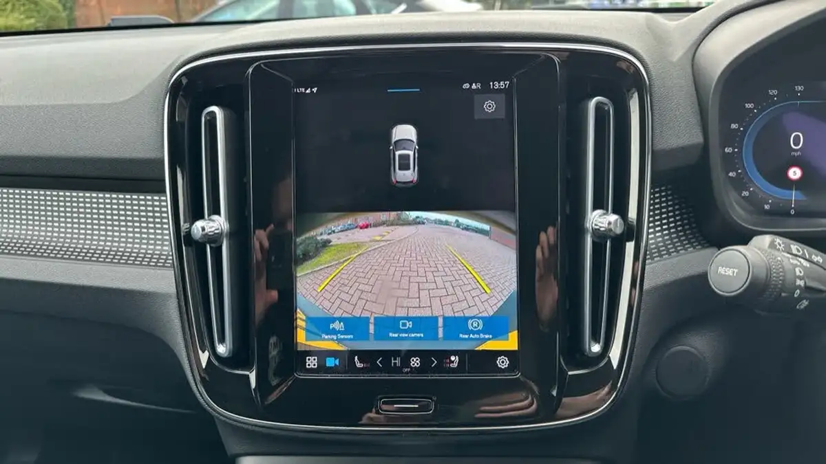 2021-volvo-xc40-e-twin-recharge-plus-big-28