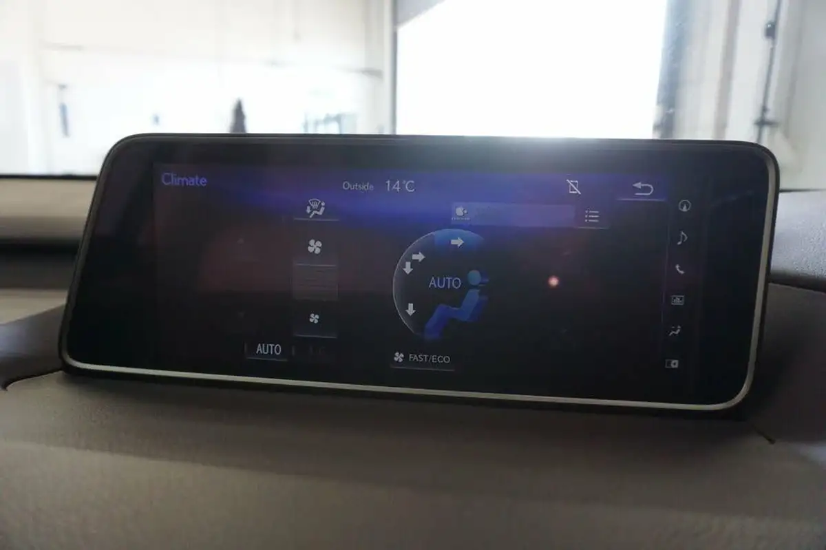 2019-lexus-rx-450h-35-takumi-big-40