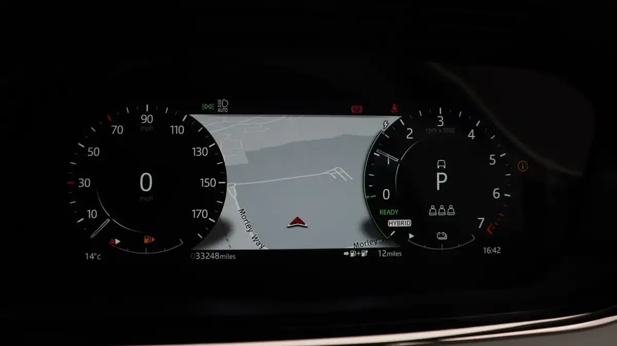 2021-land-rover-range-rover-evoque-15-p300e-autobiography-big-10