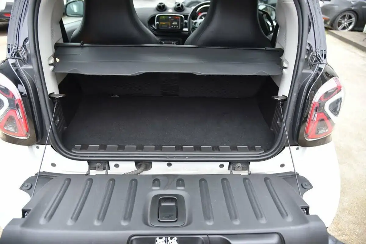 2021-smart-fortwo-eq-exclusive-coupe-big-22
