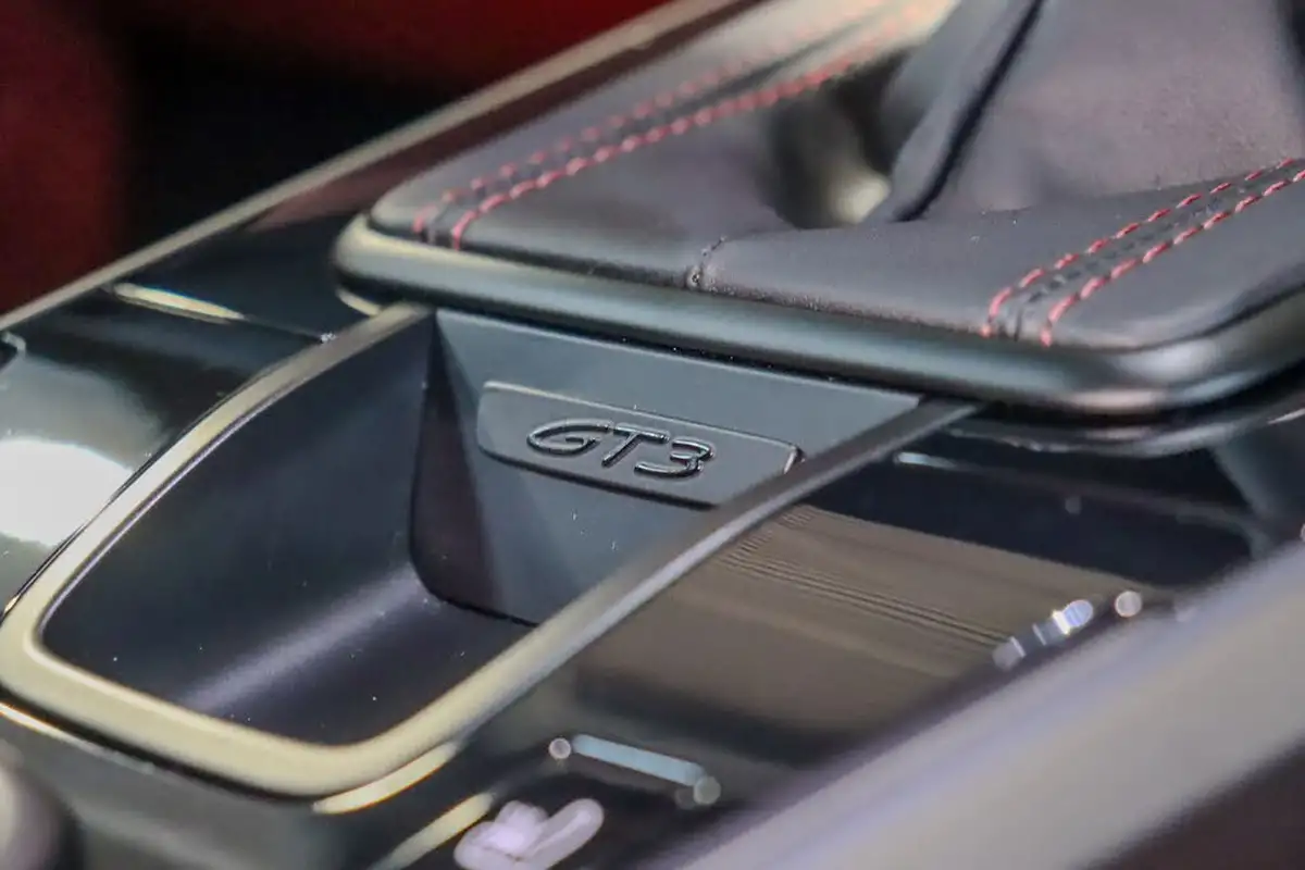 2022-porsche-911-40-gt3-rwd-touring-package-pdk-big-16