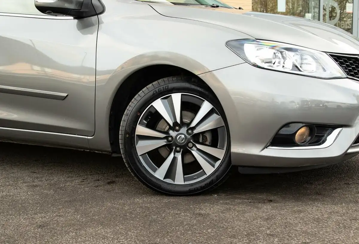 2017-nissan-pulsar-12-dig-t-tekna-xtronic-big-1