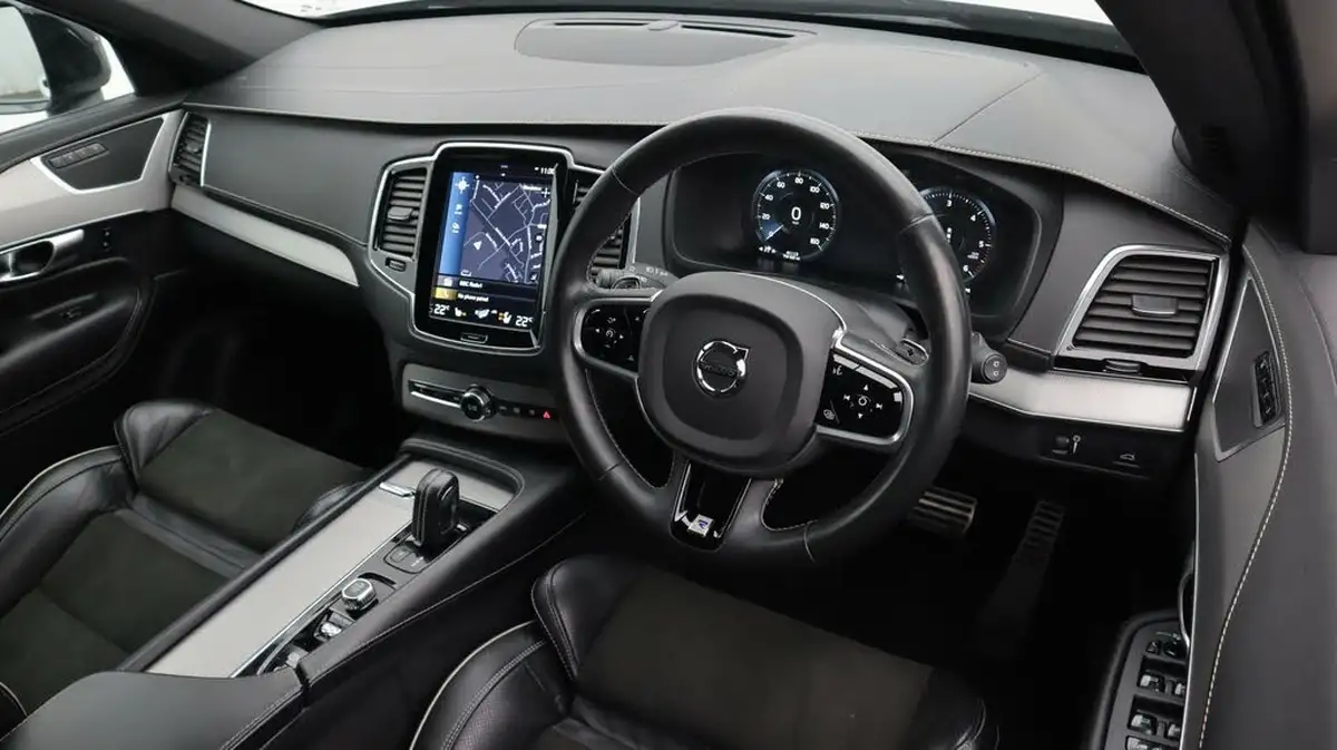 2019-volvo-xc90-20td-b5-r-design-big-9