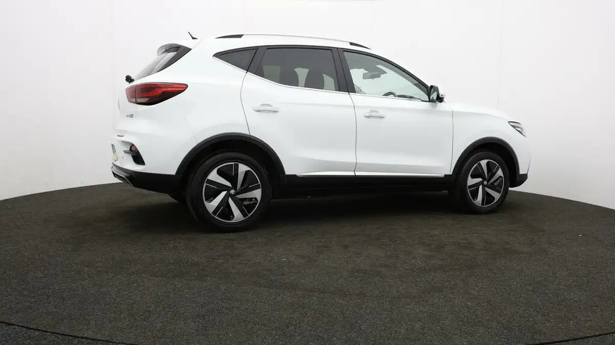 2023-mg-zs-suv-e-trophy-ev-156ps-long-range-big-27