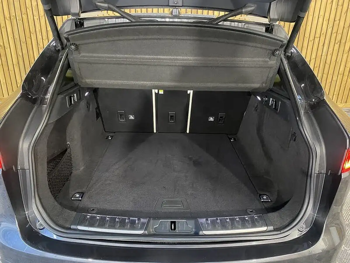 2020-jaguar-f-pace-20-i4d-portfolio-180ps-awd-auto-big-20