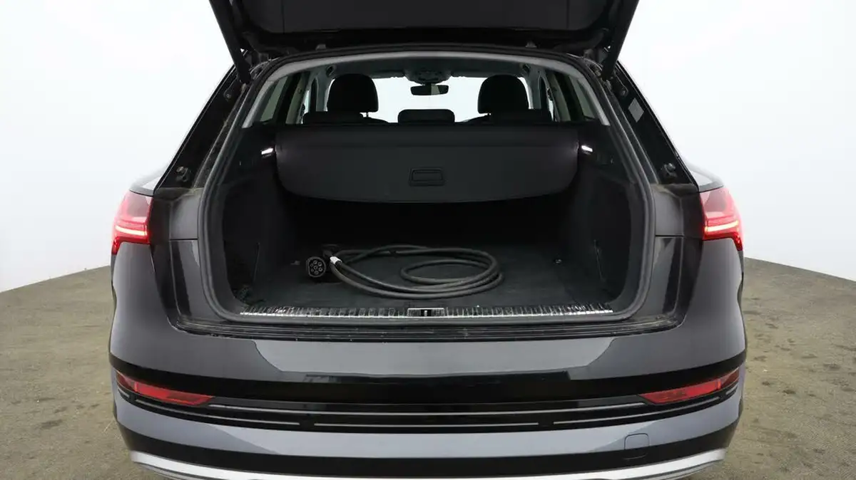 2019-audi-e-tron-55e-big-16