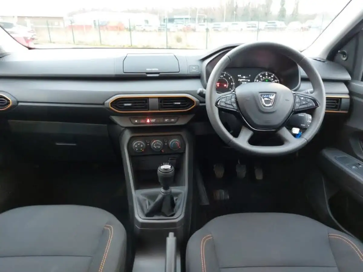 2022-dacia-sandero-stepway-10-tce-essential-90bhp-big-2