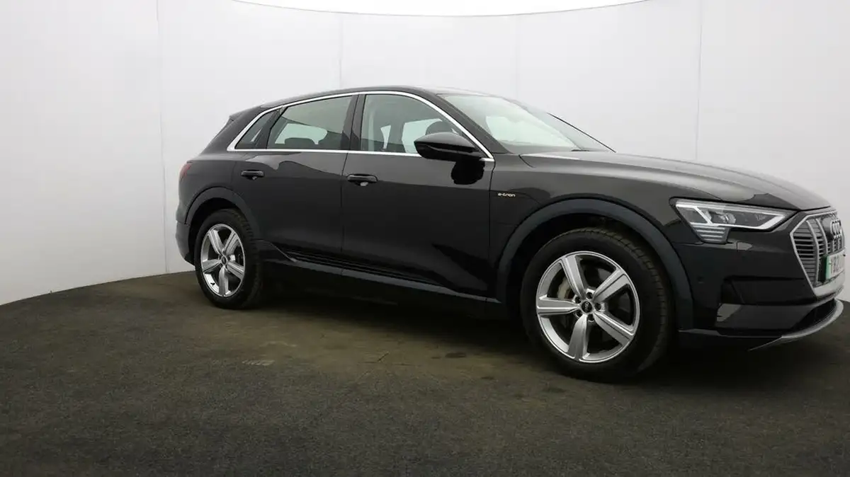 2021-audi-e-tron-50e-technik-station-wagon-big-48