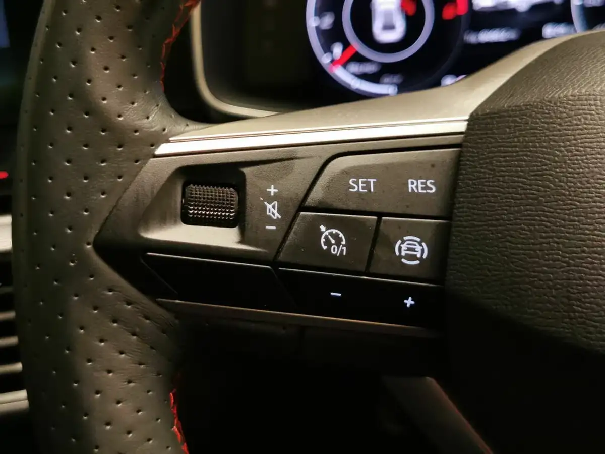 2023-seat-leon-big-19