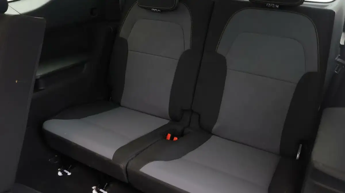2024-dacia-jogger-16-tce-extreme-big-19