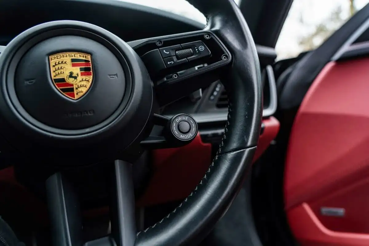 2021-porsche-911-30-carrera-4s-coupe-big-38
