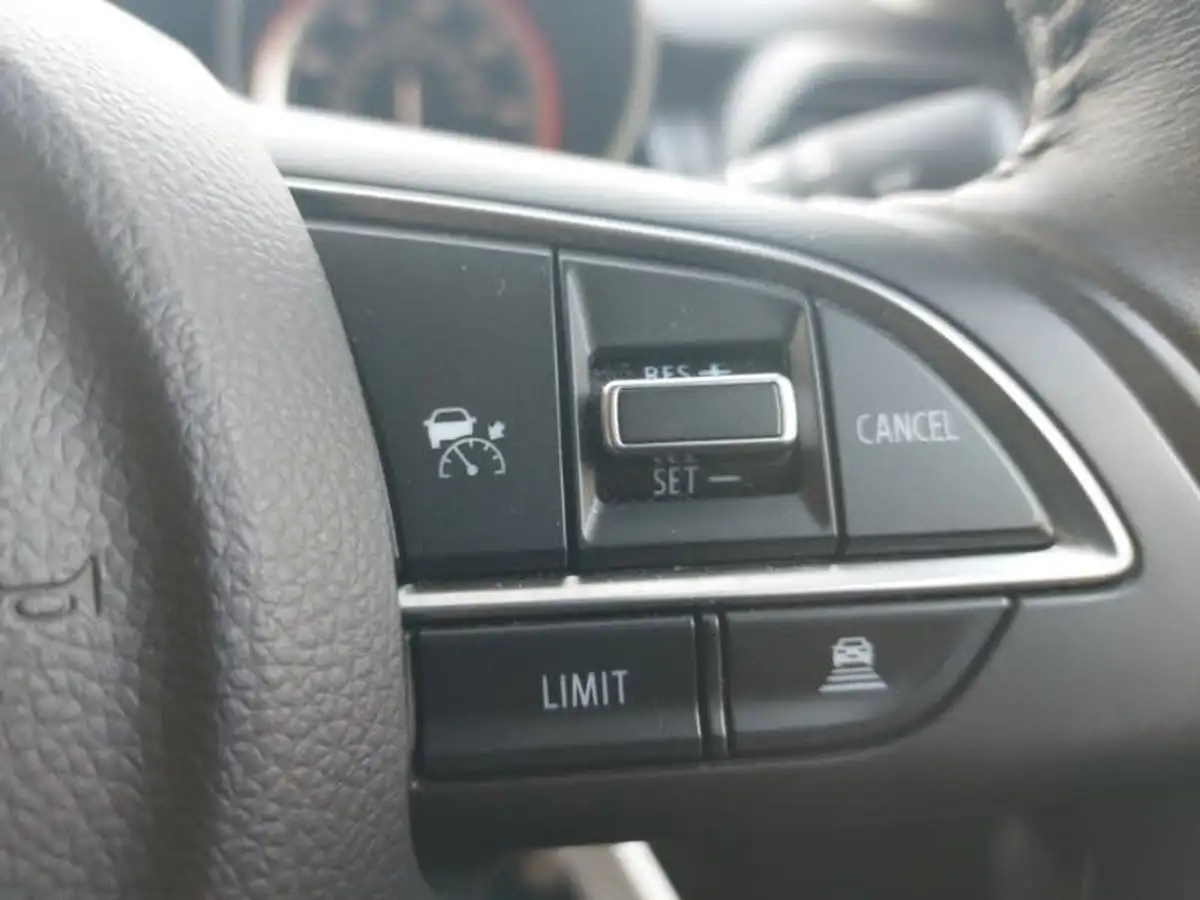 2023-suzuki-swift-12-dualjet-sz-l-big-14