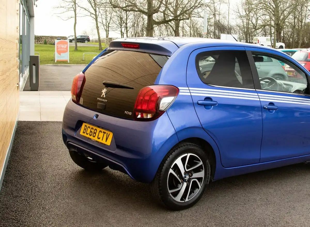 2019-peugeot-108-10-collection-hatchback-big-9