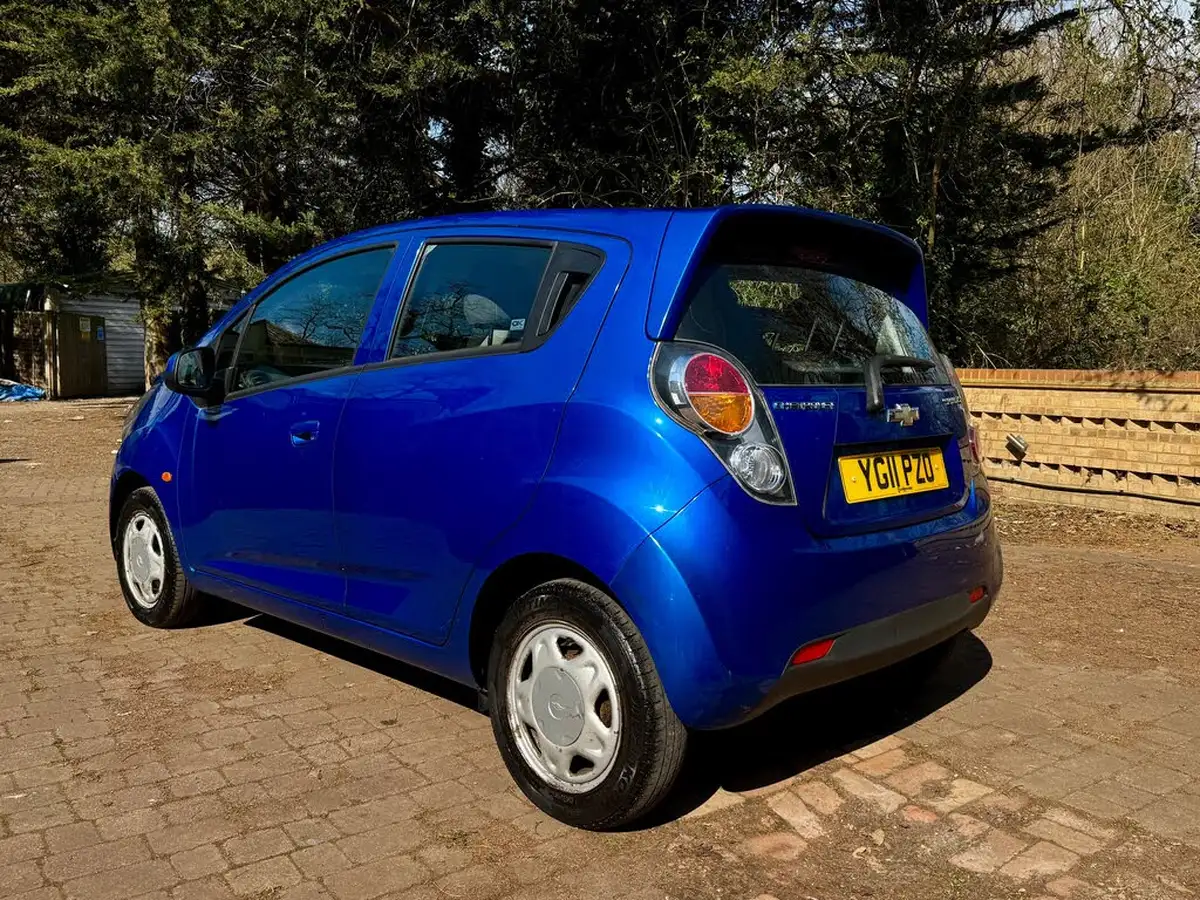 2011-chevrolet-spark-12-ls-big-7