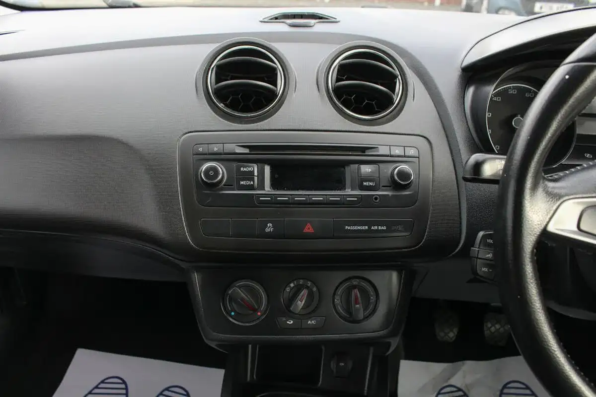 2015-seat-ibiza-14-toca-sportcoupe-3d-big-23