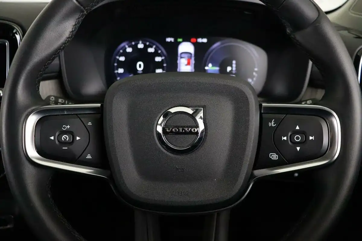 2021-volvo-xc40-15-t5-inscription-262bhp-big-21