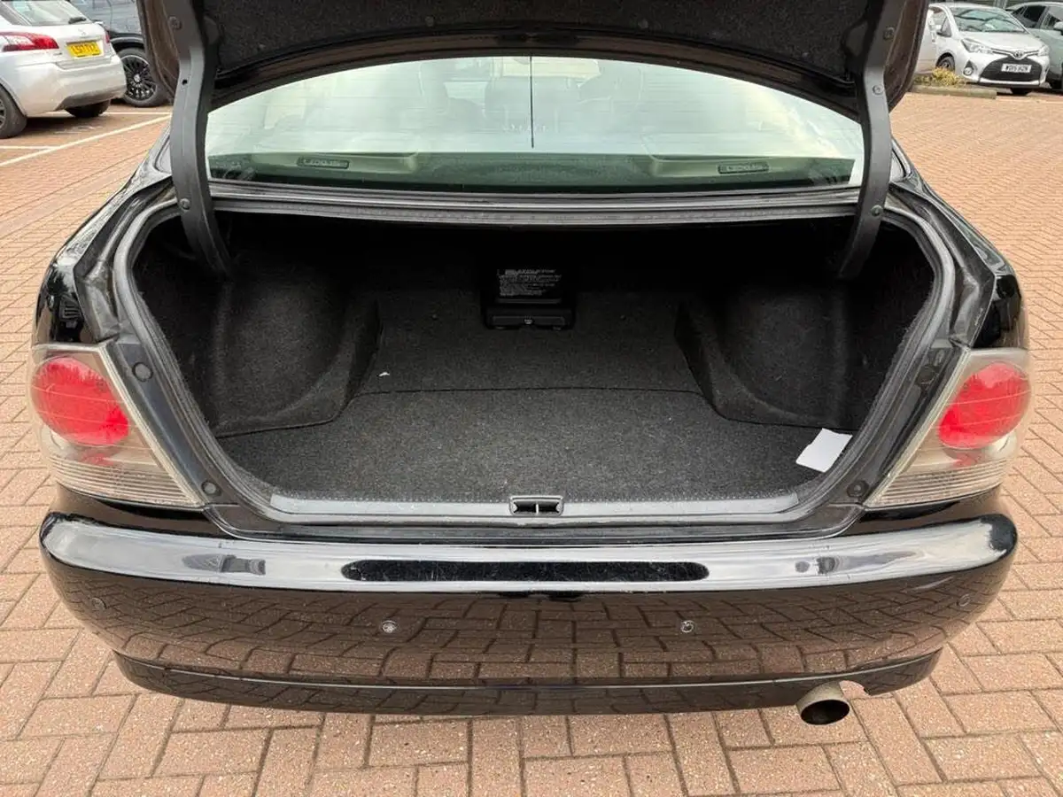 2005-lexus-is-200-20-se-auto-big-20