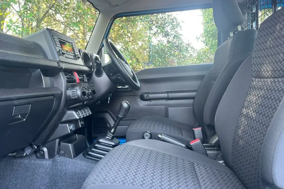 2023-suzuki-jimny-15-light-commercial-allgrip-big-2