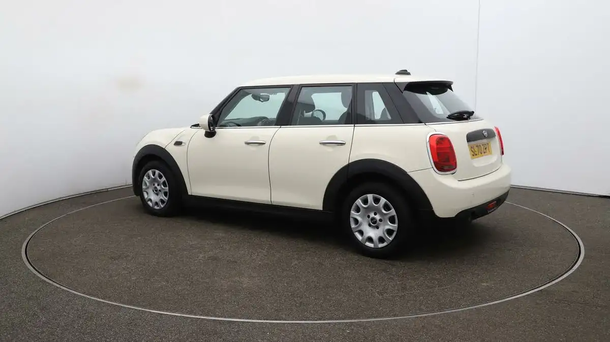 2020-mini-cooper-15-one-classic-comfort-5d-big-31
