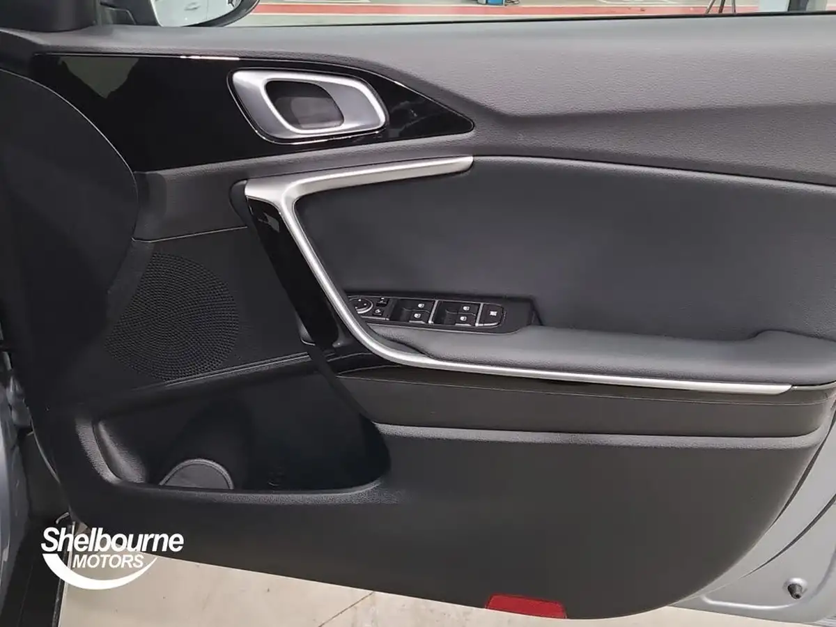 2024-kia-xceed-15-t-gdi-3-dct-big-18