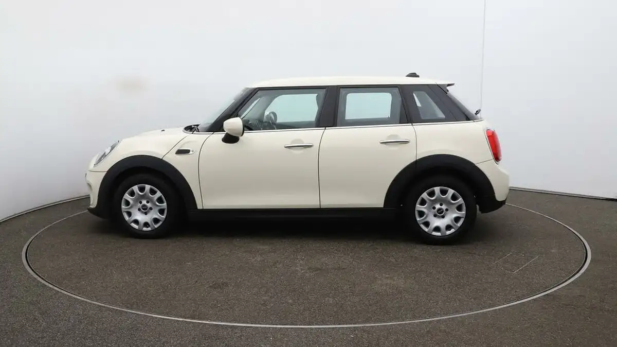 2020-mini-cooper-15-one-classic-comfort-5d-big-59