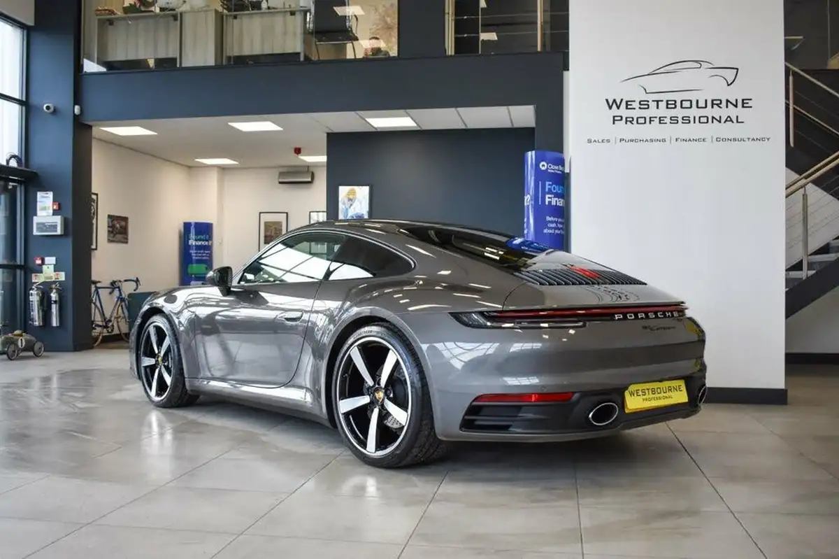 2019-porsche-911-30-carrera-4-coupe-big-10