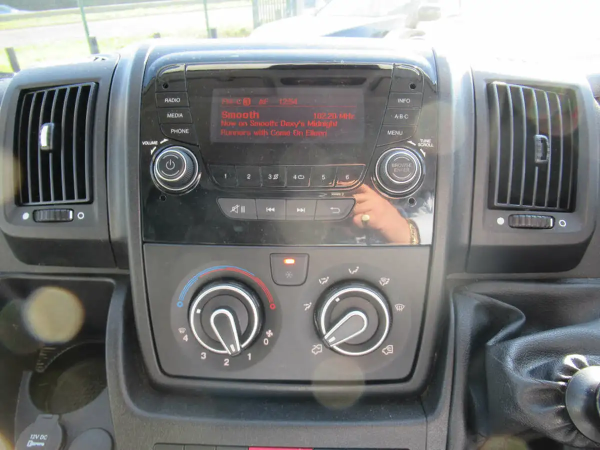 2019-peugeot-boxer-20-bluehdi-335-l4-luton-bfb-big-17