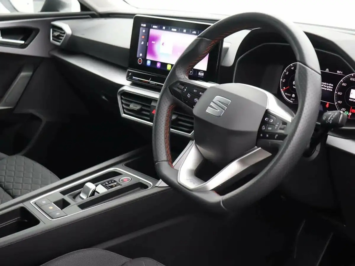 2024-seat-leon-10-etsi-evo-fr-hatchback-big-5