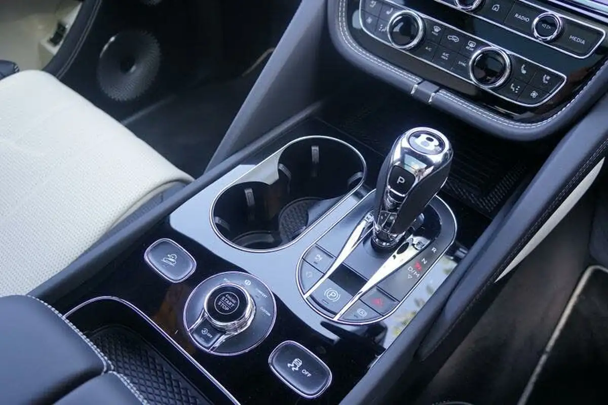 2024-bentley-bentayga-big-21
