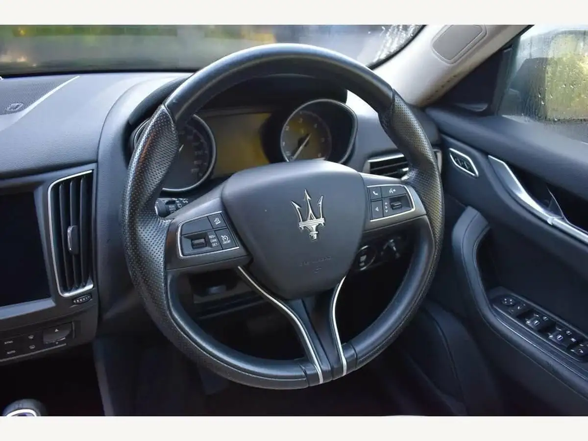 2017-maserati-levante-30td-awd-big-23