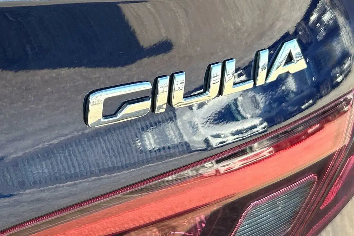2019-alfa-romeo-giulia-20-super-big-24