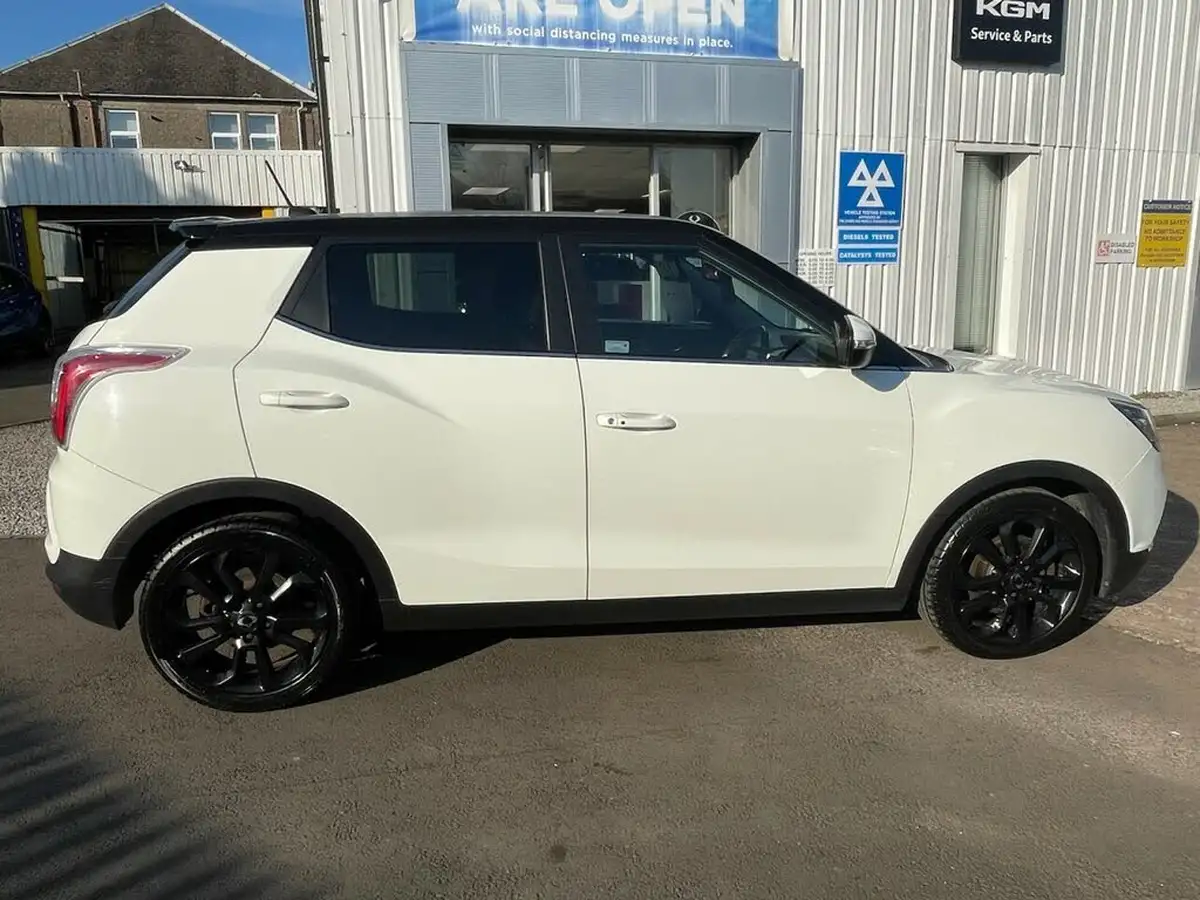 2015-kgm-ssangyong-tivoli-16td-elx-2wd-big-8